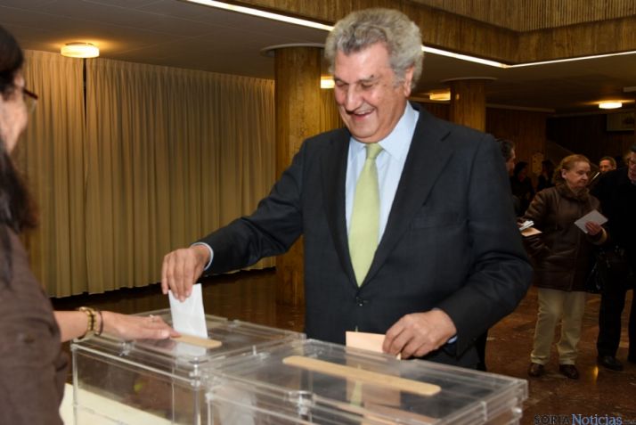 Posada reconoce el paso atrás del bipartidismo en estas elecciones 