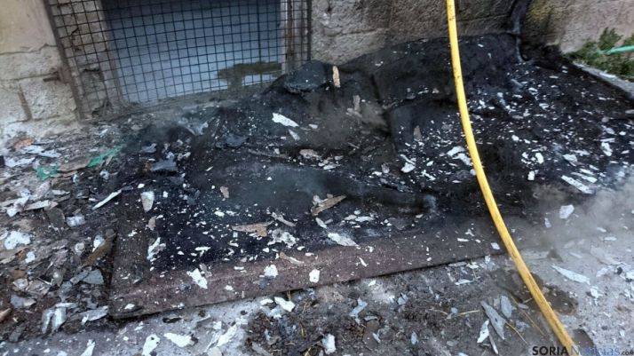 Imagen de la nave calcinada. / BO