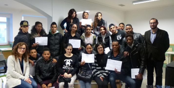 Alumnos y profesores del curso. / FOES