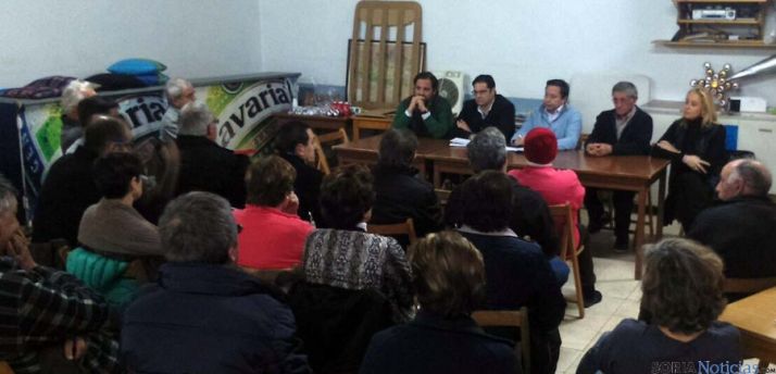 Reunión con vecinos de uno de los barrios.