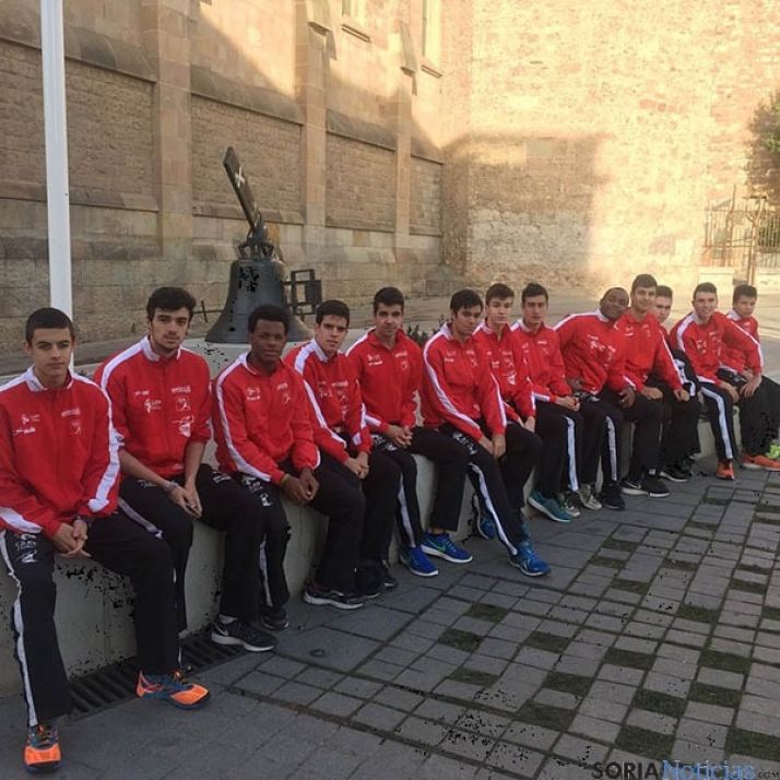 Equipo junior del club Atletismo Numantino.