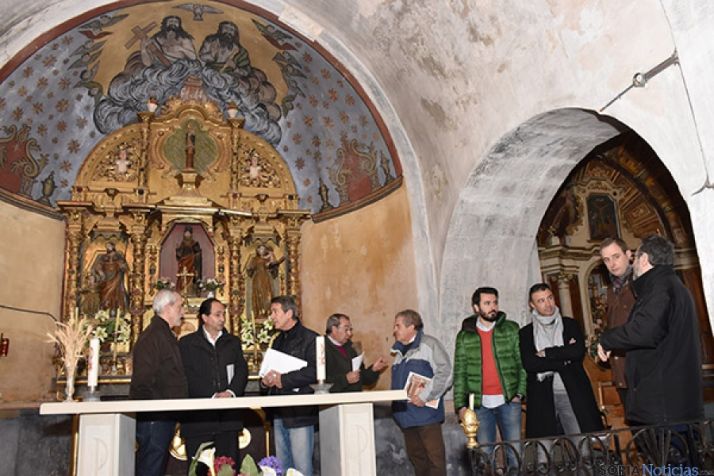 Interior de la iglesia de Cerbón.