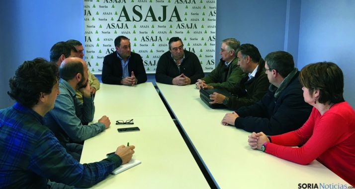 Reunión en ASAJA entre miembros de la OPA y la entidad aseguradora. 