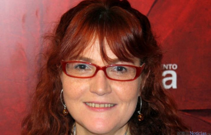 La concejal Ana Calvo en labores municipales. / SN