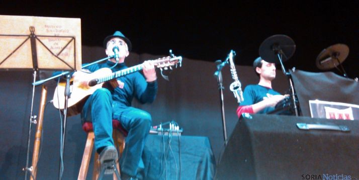 El dúo Hay motivo en el concierto. 