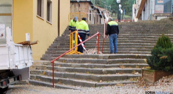 Trabajadores en una obra de la capital este diciembre. / SN