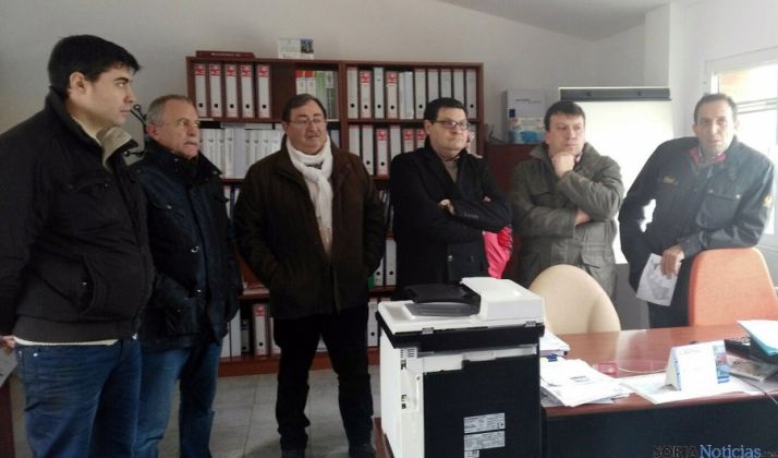 La Comisión de Agricultura, este jueves en la planta de purines de Almazán. 