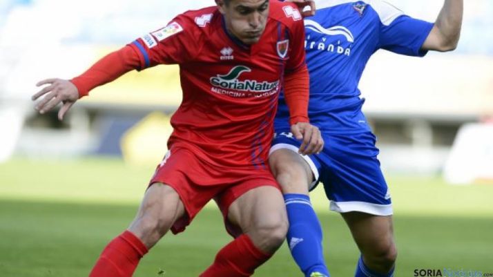 Un choque entre ambos equipos./CD Numancia