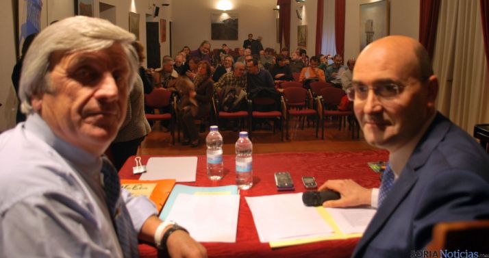 Jesús Hernández (izda.) y Jesús Alonso, antes de la reunión en Ágreda. / SN