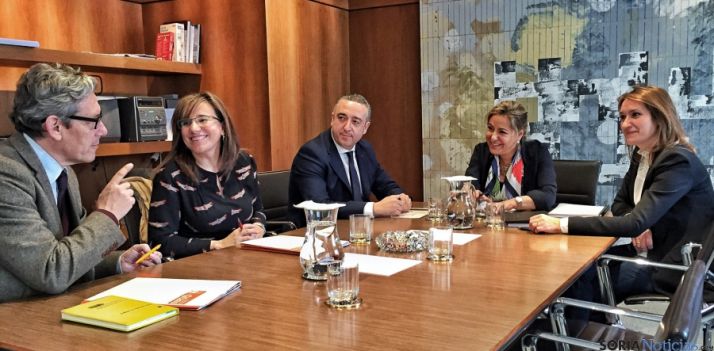 Reunión entre Junta y la Fundación Secretariado Gitano. / Jta.