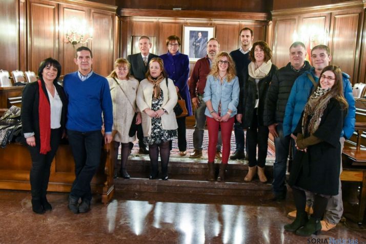 Imagen de familia de los voluntarios a jurados 2016