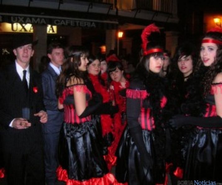 Participantes en el carnaval burgense.