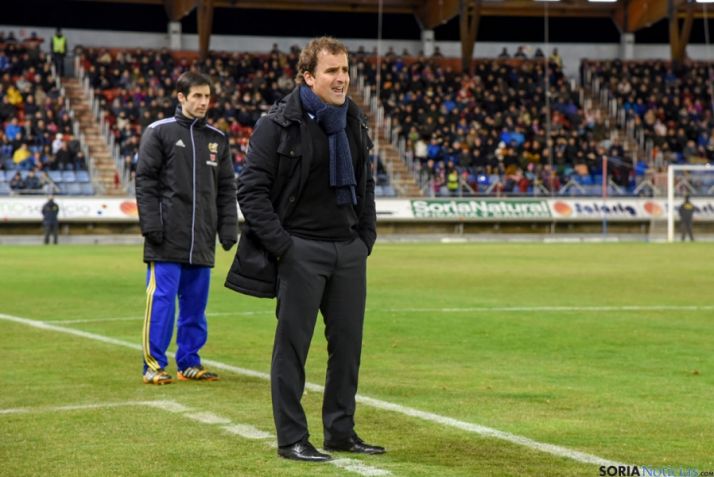 Jagoba Arrasate, dando instrucciones en la banda.