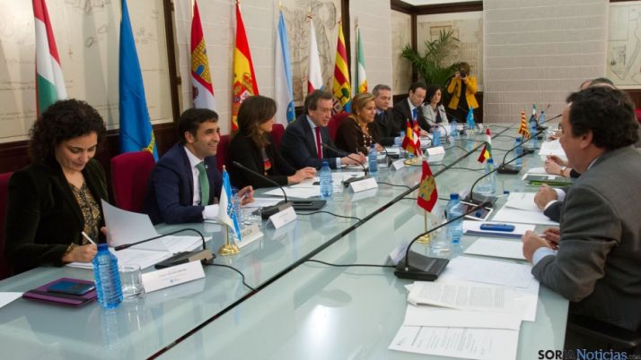 Reunión de las autonomías este lunes. / Jta.