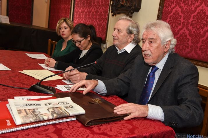 Núñez Encabo junto a los representantes insititucionales. /Fotos: Ana Isla