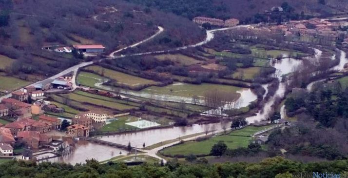 El río, entre Salduero y Molinos de Duero este sábado. / Cristian Delgado PN
