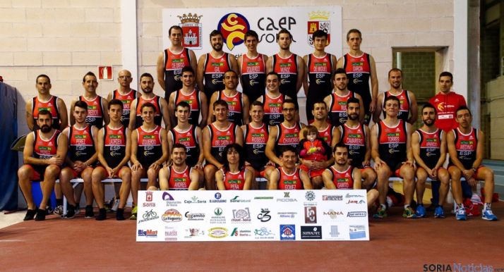 Foto de familia del equipo.