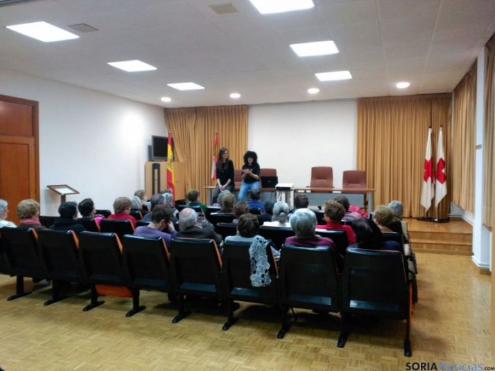 Charla de Rebi en Cruz Roja