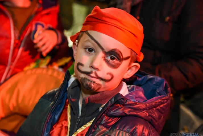 Percusión, teatro y mucho disfraz infantil