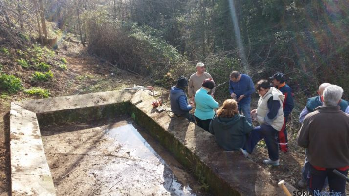 Limpieza de un lavadero abandonado