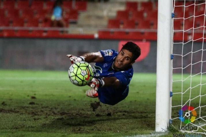 Munir, en una estirada.