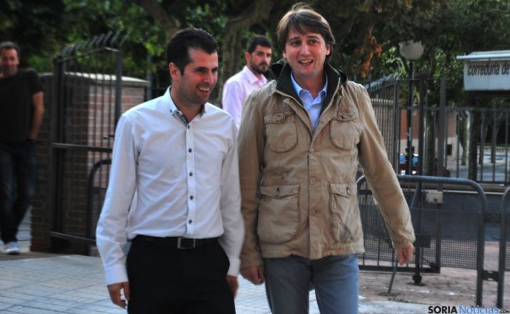 Luis Tudanca, junto a Carlos Martínez.