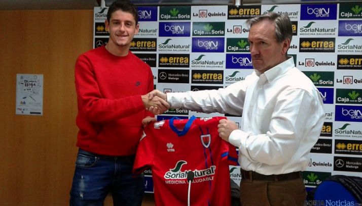 El delantero, en su presentación./SN