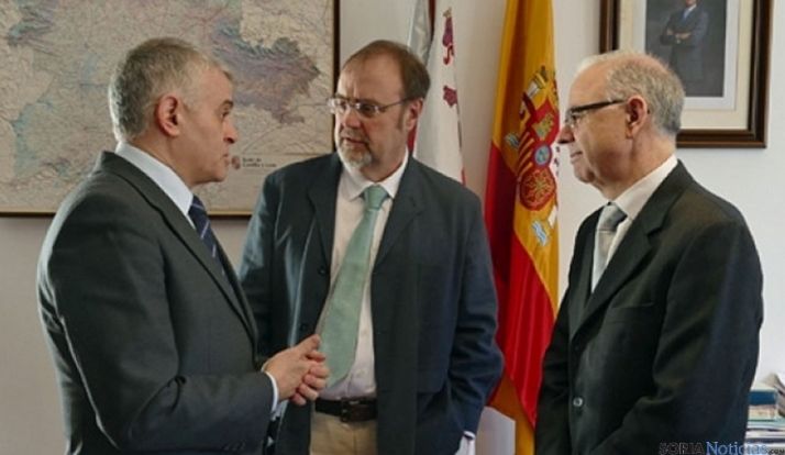 El consejero, en el centro./SN