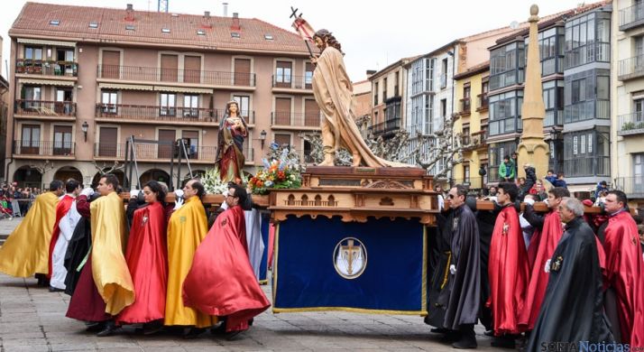 Encuentro de la Virgen de la Alegría y Jesús Resucitado. /Ana Isla
