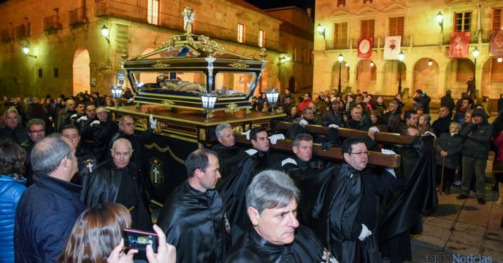 Procesión general de la Cofradía del Santo Entierro. /Ana Isla