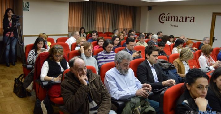 Imagen del salón de actos de la Cámara de Comercio este martes. / SN