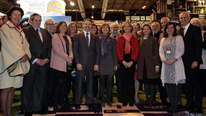 Autoridades en el Salón Gourmet este lunes. / Jta.