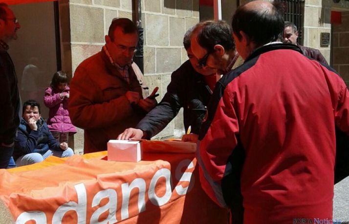 La mesa de recogida de firmas. / SN