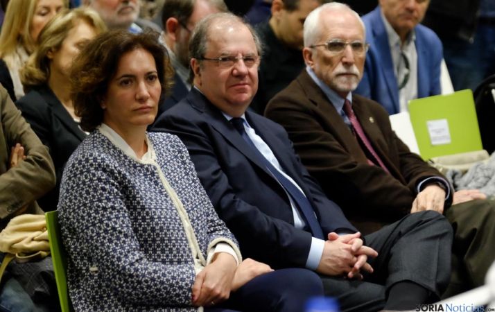 Hererra, en el centro, durante la presentación del plan. / Jta.