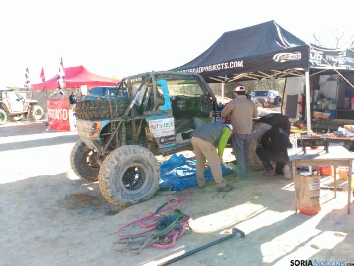 Los vehículos se ponen a punto después de una primer etapa muy dura. /S.N.