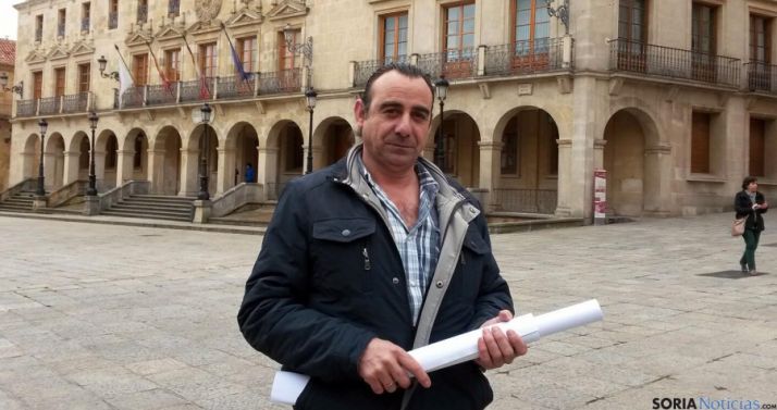 Anselmo Plazas Marín, este mediodía tras entrevistarse con el alcalde. / SN