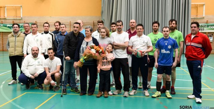 Homenaje a José Luis Blasco y Club San José. /Ana Isla