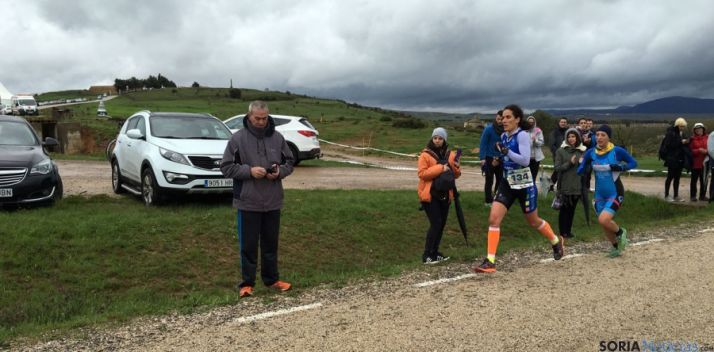 Soraya García, campeona femenina, durante la carrera. / FedeTriatlon CyL