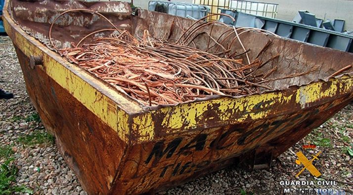 Parte del cobre inacutado por la Guardia Civil. / GC
