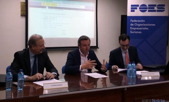 Benéitez (izda.),Mateo y Braquehais en FOES.