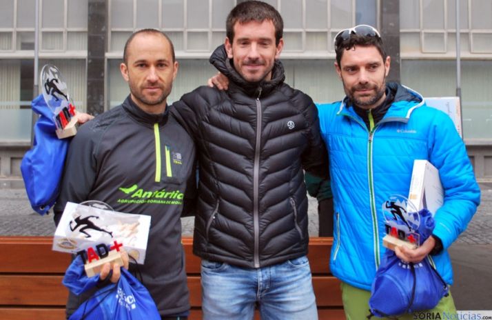 Santesteban (ctro.) tras la prueba./SN