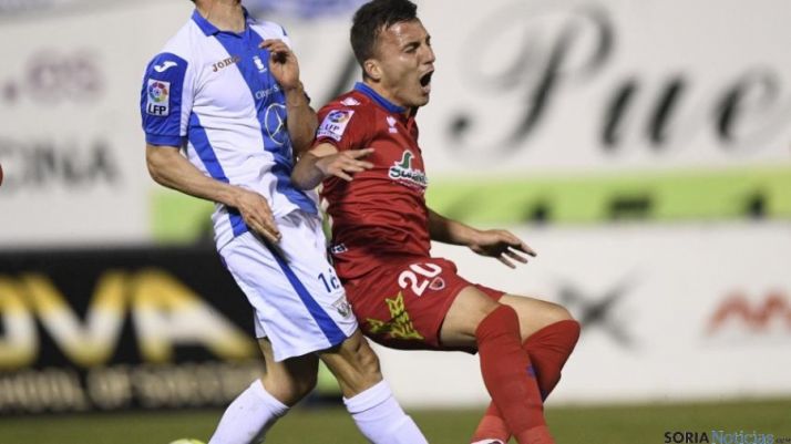 El Numancia empata a dos en casa del líder