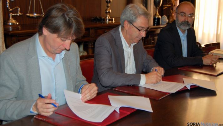 Martínez (izda.), García y González este martes en el ayuntamiento. / Ayto.