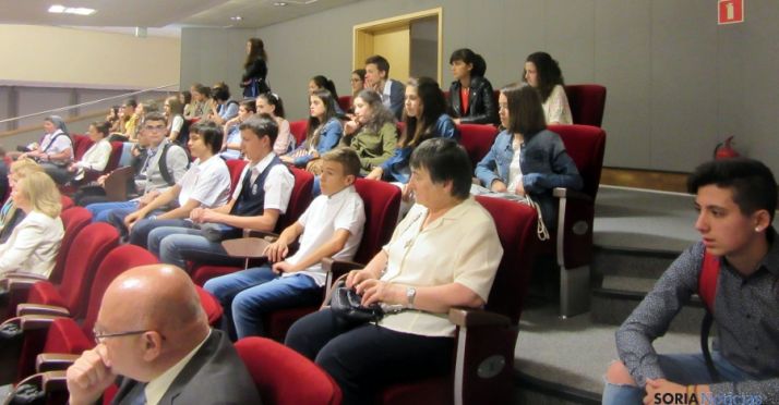 Los alumnos, en el parlamento de la región polaca./RC