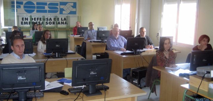 Participantes en el taller de FOES.