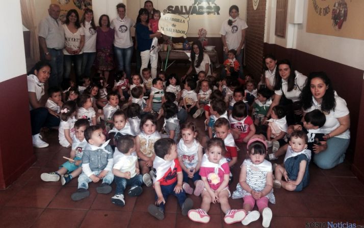 Los niños, en la cuadrilla este jueves.