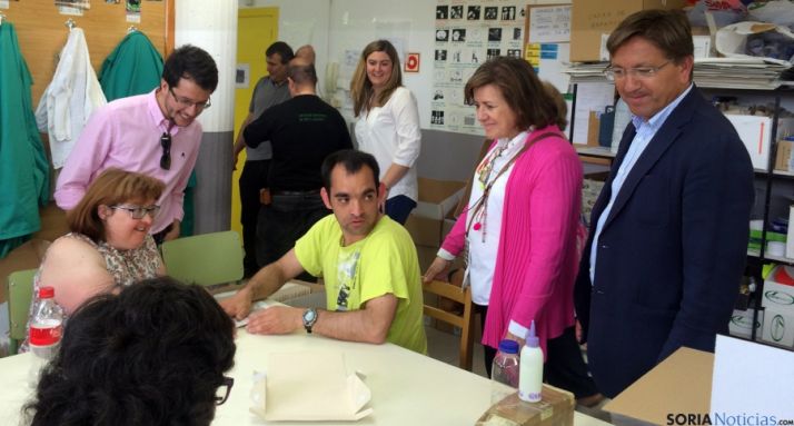 Visita a ASAMIS de los candidatos del PP.