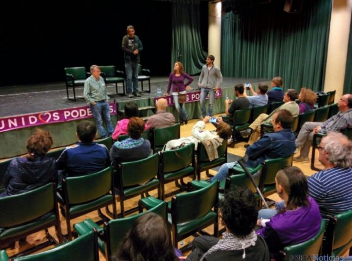 Acto de Unidos Podemos en Almazán