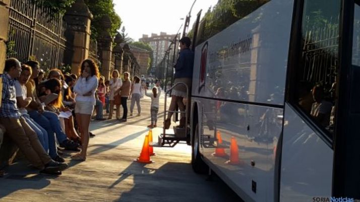 Unidad móvil de la Hermandad de Donantes en el centro de la capital.