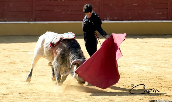 El novillero, en su lidia en los Sanjuanes. / Chaín